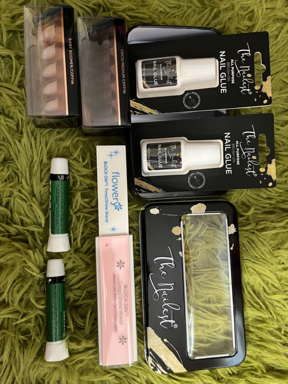 Nail Bundle - Two Full Sets/4XNail Glue - Picture 3 of 9